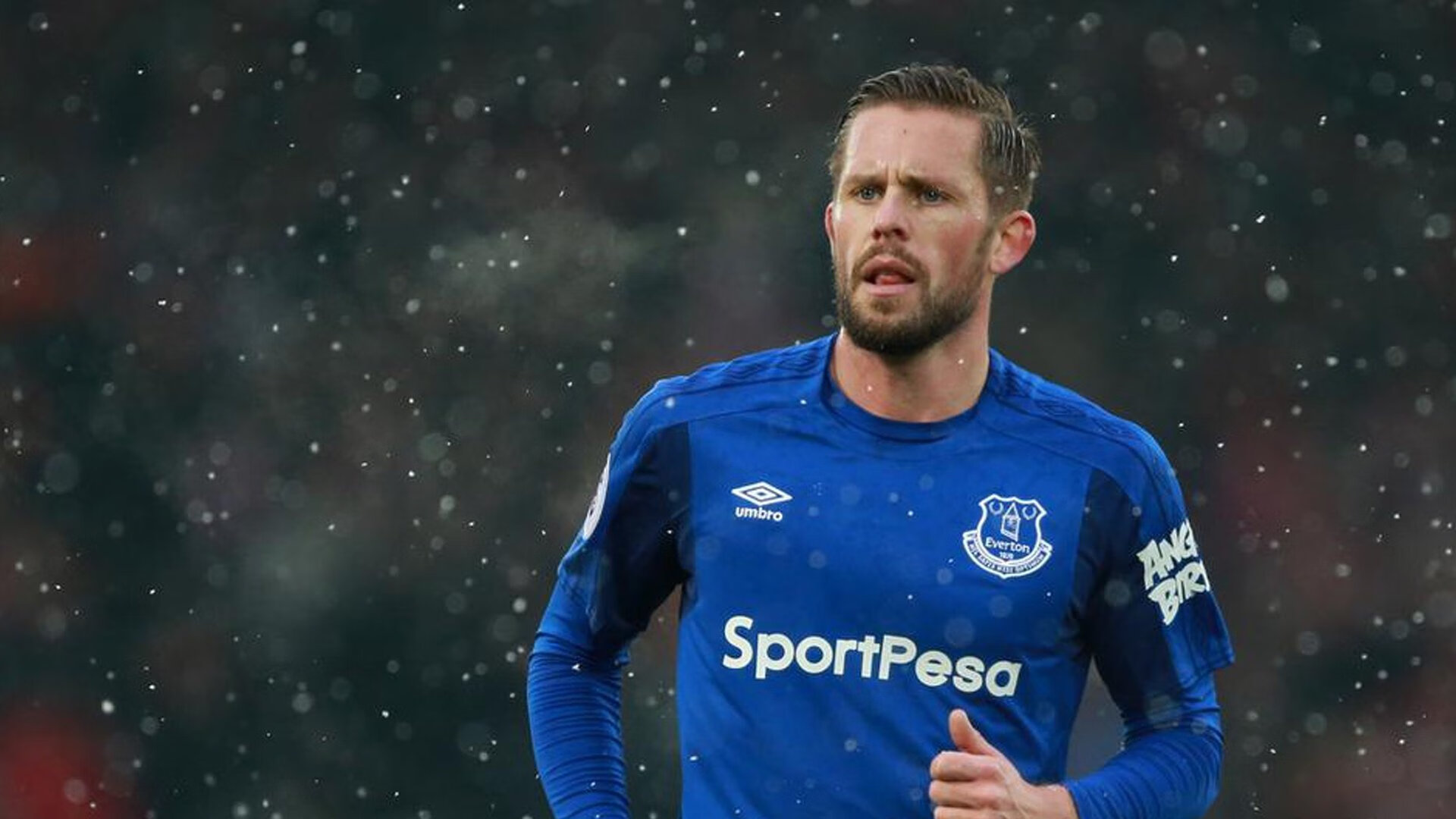 浓眉带伤出战湖人带动全队节奏，湖人队的浓眉伤势怎么样